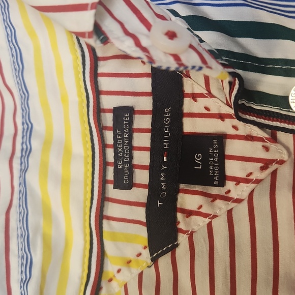 Tommy Hilfiger relaxed fit mens shirt, size Large - Picture 2 of 5